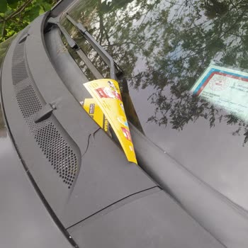 Sarıyer Market Aracıma Zarar Verip Maddiyatı Karşılamadı