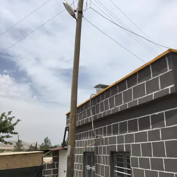 Dicle Elektrik Dağıtım Avlumdaki Tehlikeli Direk İçin Yardım Talebi