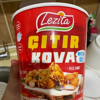 Lezita Çıtır Kova İçinden Çıkan Bir Ürün