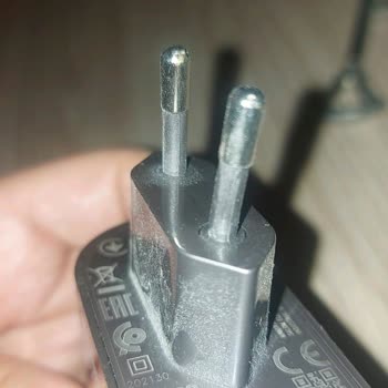 Dyson Dikey Süpürge Şarj Aleti Eğilmesi Sorunu