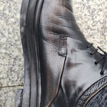 FLO Ayakkabı Boyası Çıkan Ayakkabı