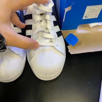 Değişim Yapılmayan Adidas Spor Ayakkabısı