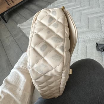 Armine Kullanılmayan Çantada Lekeler Olması