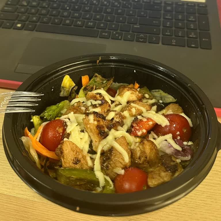 Tavuk Dünyası Sulanmış Salata Eksik Ürün