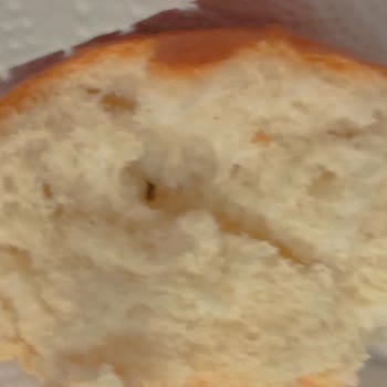 Biçen Marketin Poğaçasının İçinden Hamam Böceği Çıktı