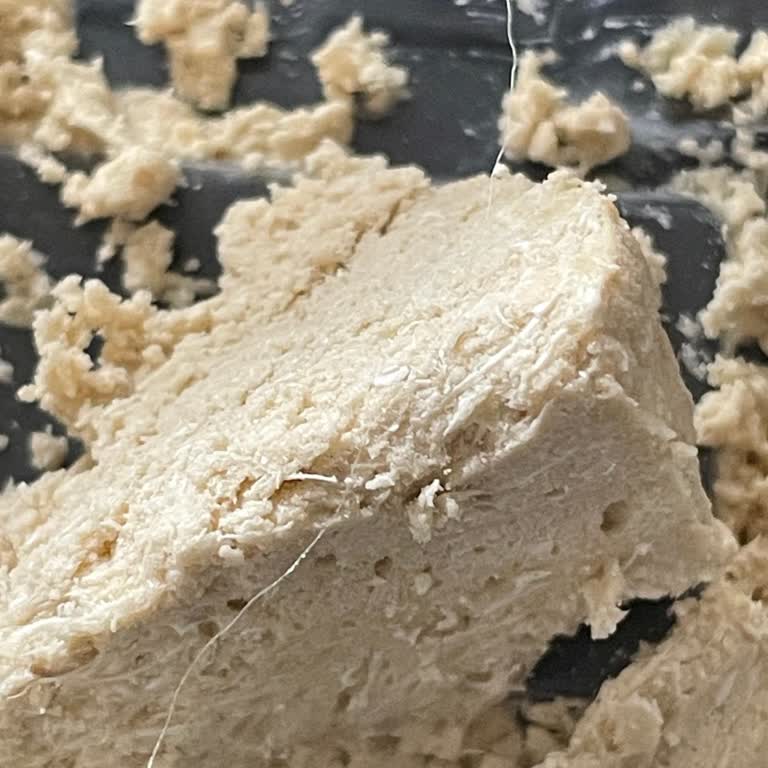 Koska Mahir Gıda Koska Helvasından Maalesef Kıl Çıktı!