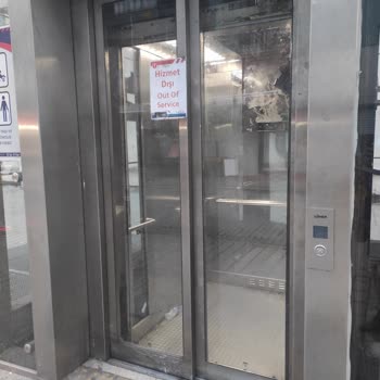 Metro İstanbul Metrolarda Arızalı Asansor Ve Yürüyen Merdivenler