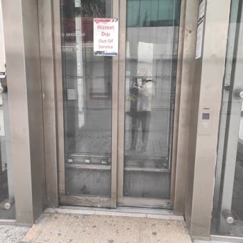 Metro İstanbul Metrolarda Arızalı Asansor Ve Yürüyen Merdivenler