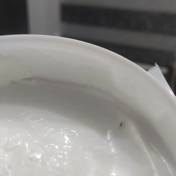 Dost Süt Dost Süzme Yoğurtta Canlı Böcek Çıktı!