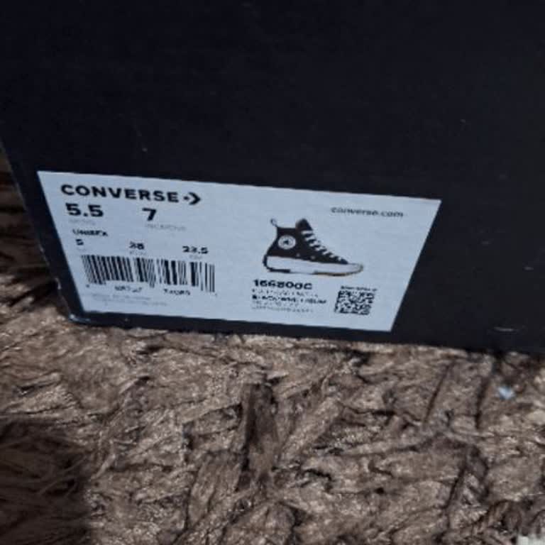 Converse Deri İle Kumaşın Birleştiği Yerlerden Açılmalar Oldu