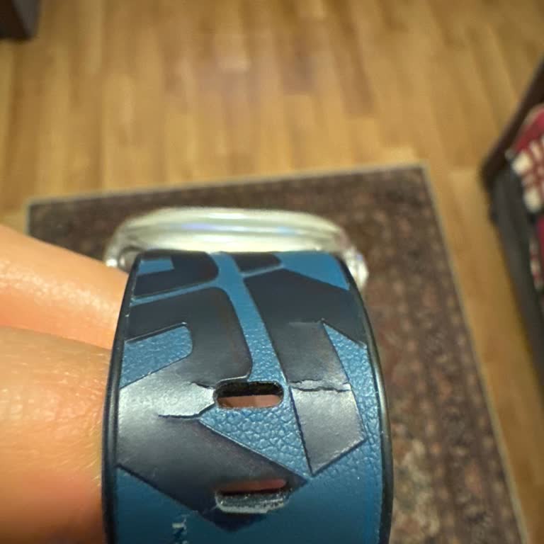 Zore Aksesuar Apple Watch Kordonunda Çatlama Sorunu!