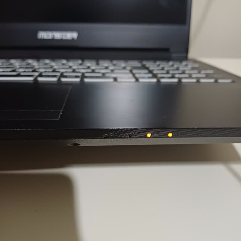 Monster A5 V16.6 Laptop Kapandı Ve Açılmıyor