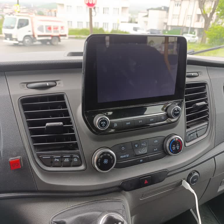 Ford Transit Ekran Gözükmüyor