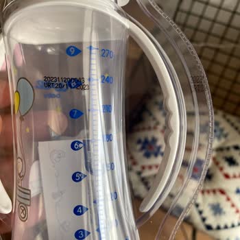 Wee Baby Desen Akıtıyor Sürekli