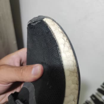 Adidas Ayakkabısı Yanlardan Açtı