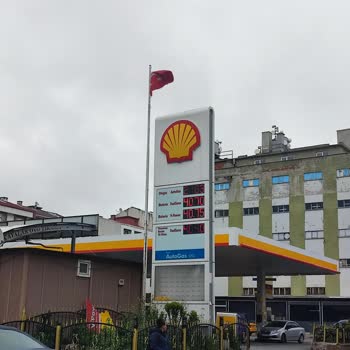 Shell'in Farklı Fiyatlı Tabelası