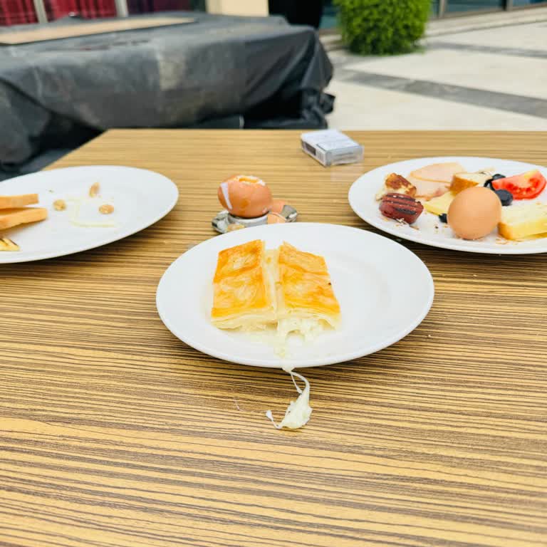 Cratos Premium Hotel Hizmet Aşırı Kötü