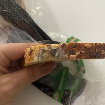 Migros Ekmeği Küflü Gönderdi