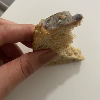 Migros Ekmeği Küflü Gönderdi