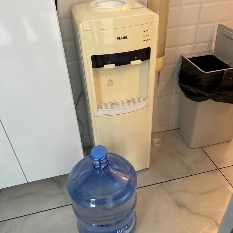 Erikli 19 Litre Damacanayı Benim Taşımamı İstiyor!