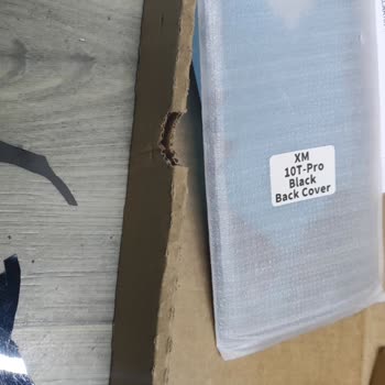 PttAVM Telefon Arka Kapağı Paramparça