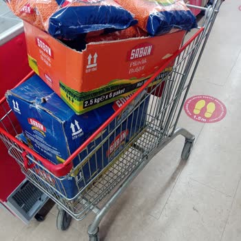 BİM Mağaza Çalışanlarının Ürünleri Tanıdıklarına Koli İle Ayırmaları