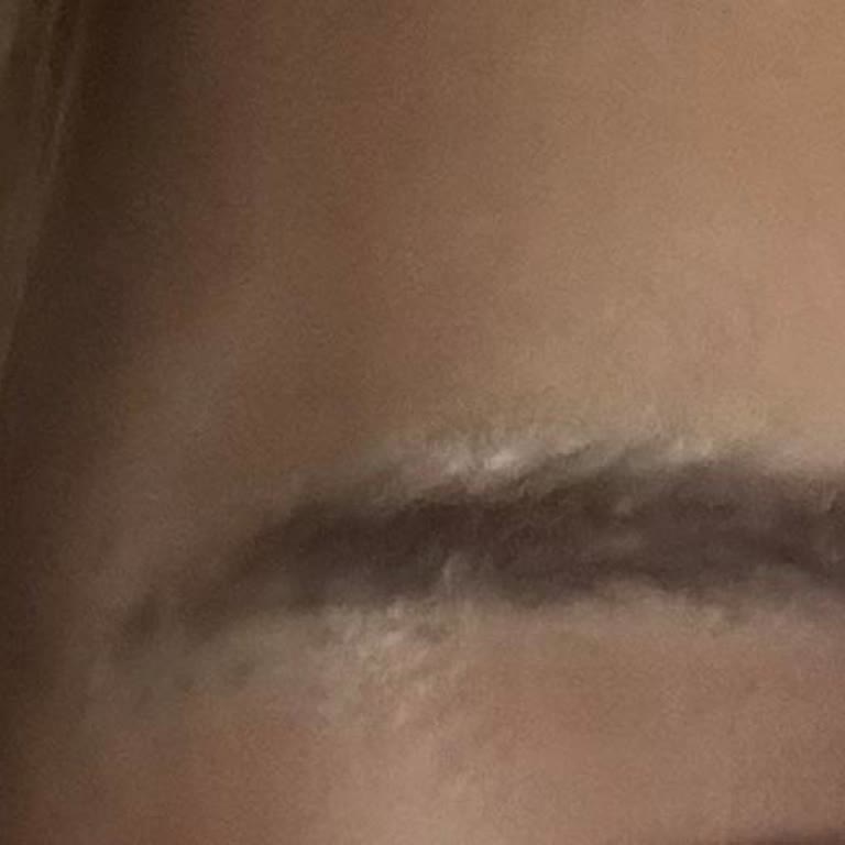 Lacivert Kuaför (Ataşehir) Microblading Kaş Çizimi Boya Tutmadı
