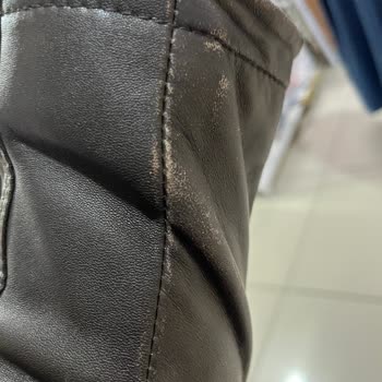 Yeni Derimod Montumun Dikiş Yerlerinde Renk Bozulması