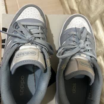 1 Ayda Yırtılan Adidas: Deichmann Kalite Sorunu