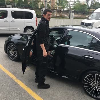 Mercedes Sıfır Araba Alalı 5 Dakika Oldu Yolda Kaldım
