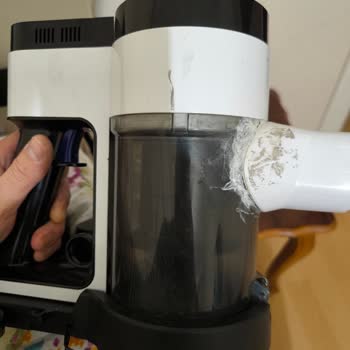 Altus 617 Dik Şarjlı Süpürge