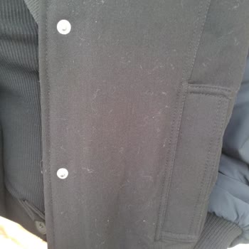 Pull And Bear Ceketin İçindeki Yünler Çıkıyor