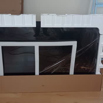 Hepsiburada Onvo 70" Panel Kırık