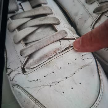 Amazon Parçalanan Puma Marka Ayakkabı