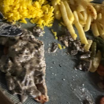 Happy Moon's Soğuk Ve Kötü Yemekler