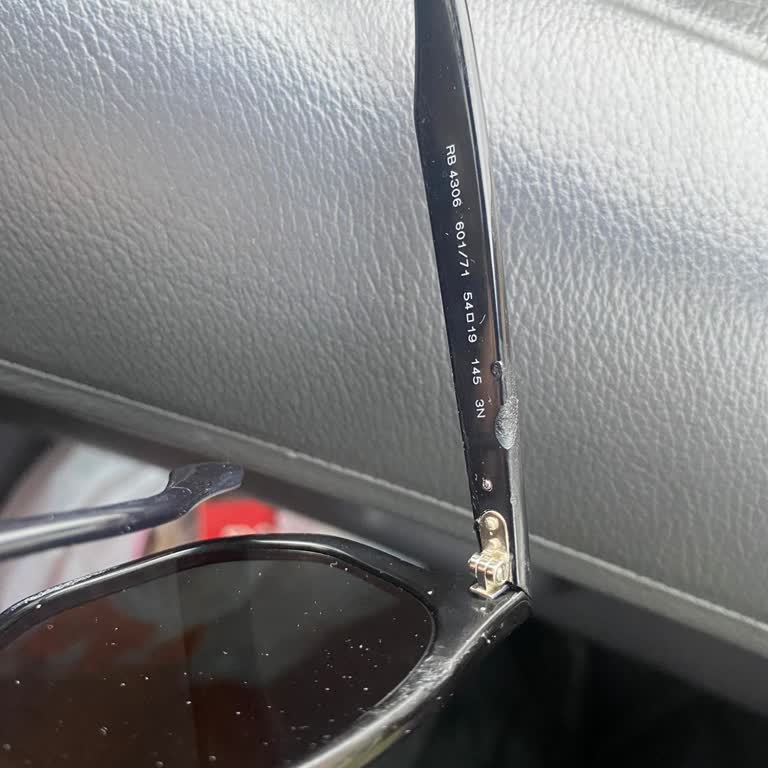 Rayban Gözlüğüm Eridi, Garanti Kabul Etmiyor.