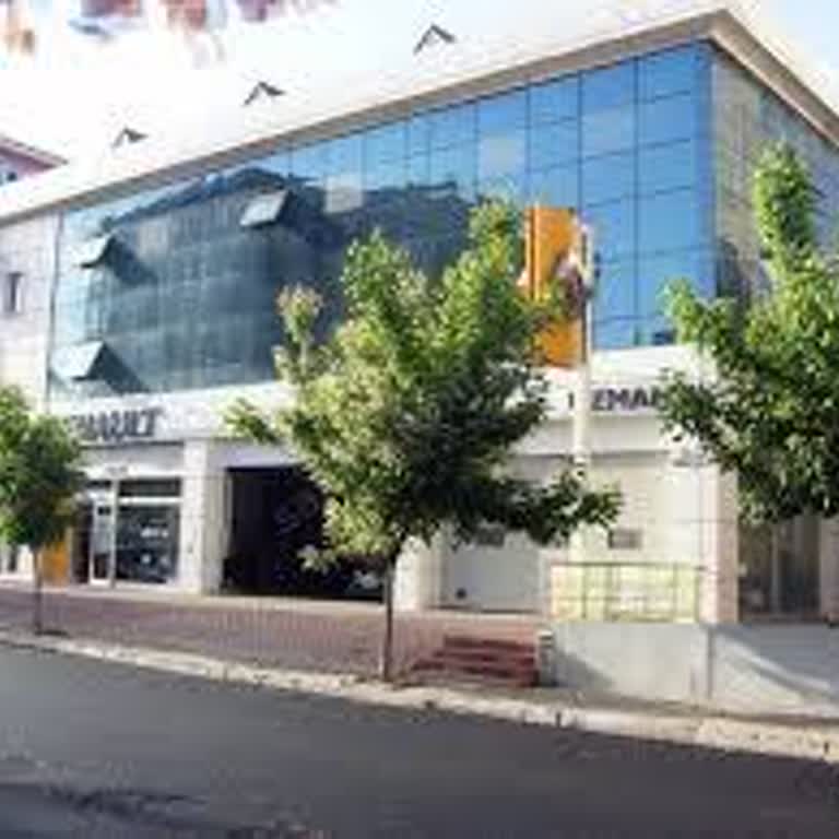Uzman Otomotiv Renault Yetkili Servis Yetersizliği