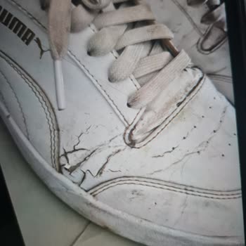 Puma Kotu Bir Ayakkabı