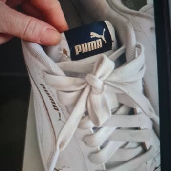 Puma Kotu Bir Ayakkabı