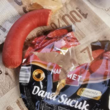 Namet Sucukta Kıl Çıktı