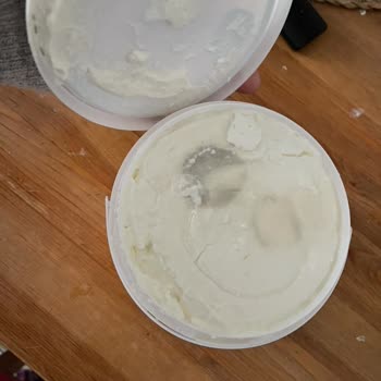 A101 Son Kullanma Tarihi Gelmemiş Ürün Açılmadan Bozuk Çıktı.