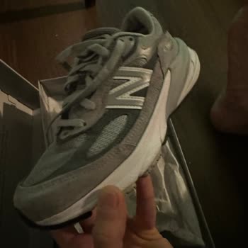 New Balance 990 V6 Alt Kısmında Açılma!