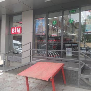 BİM Çalışanları Sorumsuzluğu Yüzünden Yaralanmam