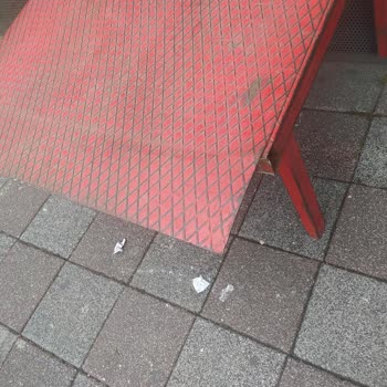 BİM Çalışanları Sorumsuzluğu Yüzünden Yaralanmam