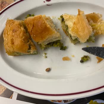 Dönerci Ahmet Usta Tatlıdan Taş Çıktı