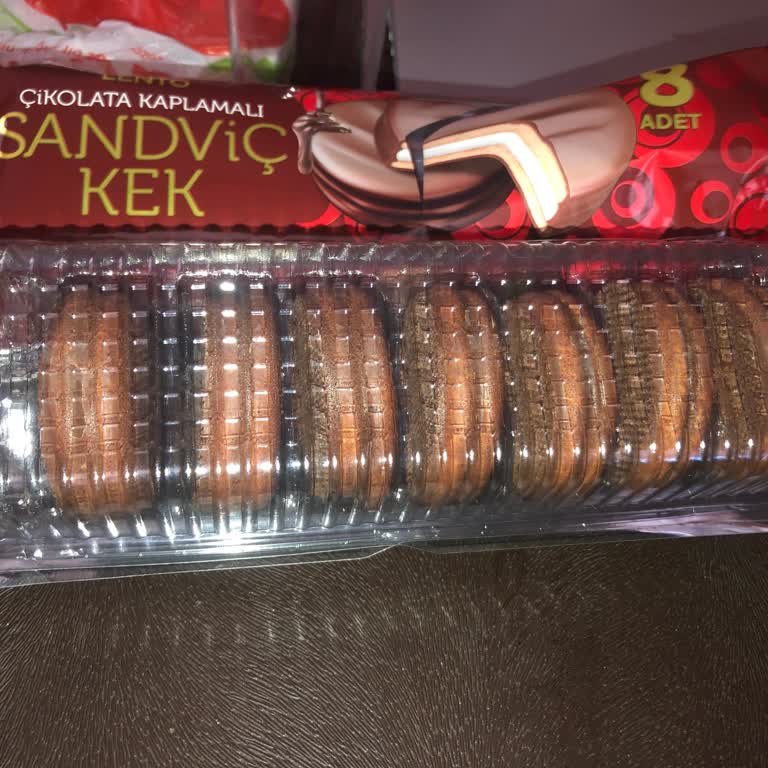 BİM Lento Çikolata Kaplamalı Sandviç Kek