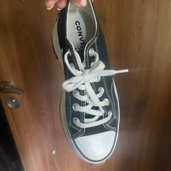 Converse Convers Ayakkabım Kayıyor
