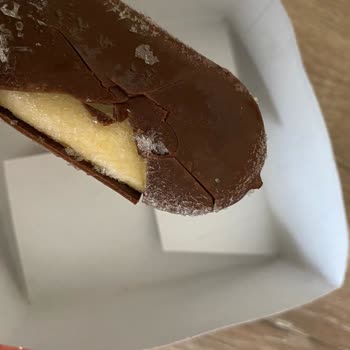 Magnum Minide Kötü Tat Görüntü Ve Tuhaflık