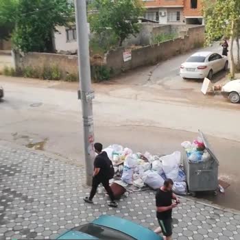 Osmaniye Belediyesi Ana Güzergahtaki Çöp Varilleri!