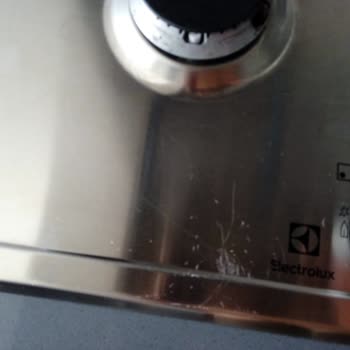 Electrolux Ocak Ve Ankastre Arkasında Durması